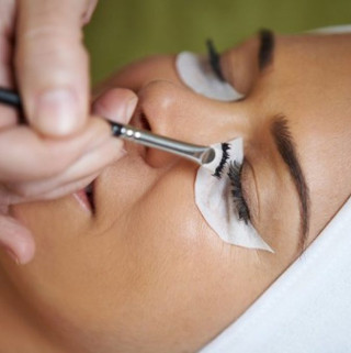 Eyebrows & Eyelash tinting